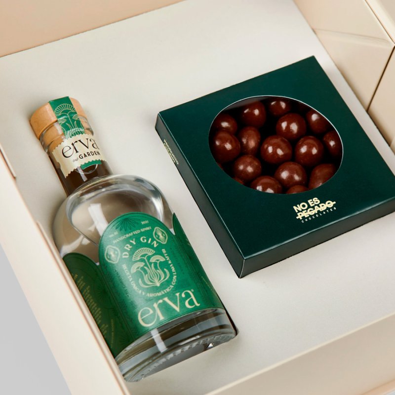 Caja De Regalo Premium | Gin Y Avellanas Bañadas En Chocolate